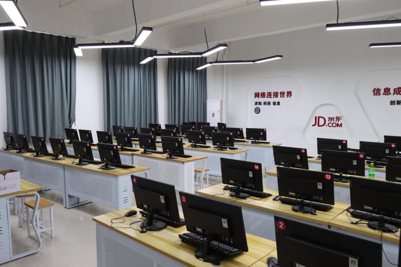 武汉软件定制开发:紧跟信息技术潮流的新篇章